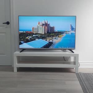 Bright 2 Bedroom Basement Apartment in Angus