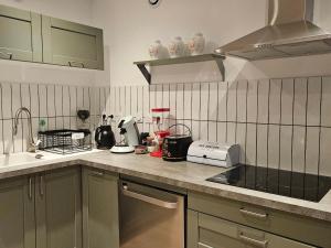 B&B / Chambres d'hotes Chambres d-hotes avec piscine, cuisine et jardin a Messas - FR-1-590-488 : Chambre Familiale