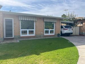 TrooBloo Unit by The Pat in Glenelg North