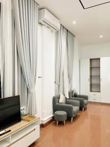 Phòng 4 Người Có Ban Công (Quadruple Room with Balcony)