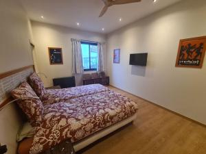 Chambre Amédée PMR chic avec Wi-Fi et petit déjeuner inclus - FR-1-590-479