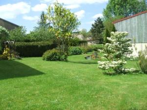 Maison familiale avec cheminée, jardin et WiFi à Esley, Vosges - FR-1-589-743