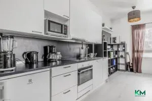 Cozy and modern apartment & private parking - Jorvas