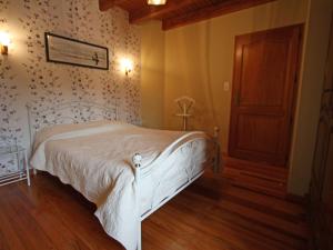 Maisons de vacances Maison familiale avec cheminee, jardin et WiFi a Esley, Vosges - FR-1-589-743 : photos des chambres