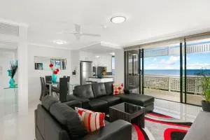 Cairns Luxury Waterview Apartment - East Trinity