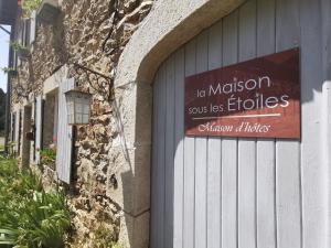 B&B / Chambres d'hotes Maison de campagne paisible avec terrasse et animaux admis - FR-1-582-505 : photos des chambres