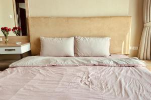 Treasure Condo cooking,swimming