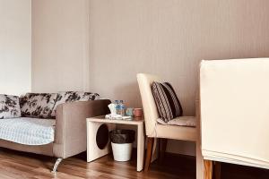 Treasure Condo cooking,swimming