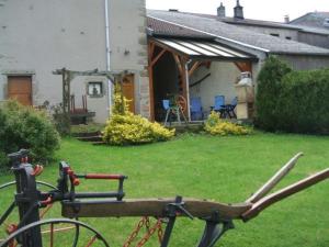 Maisons de vacances Maison familiale avec cheminee, jardin et WiFi a Esley, Vosges - FR-1-589-743 : photos des chambres