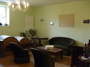 B&B / Chambres d'hotes Detente a Montigny : 4 Chambres, Terrasse, Jardin - FR-1-585-154 : photos des chambres
