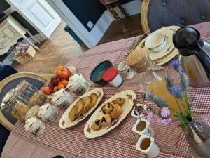 B&B / Chambres d'hotes Chambre Gentiane - 2 Lits Doubles & Sauna, Ideale Famille - FR-1-589-747 : photos des chambres