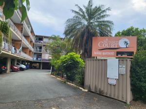 Sunsetcourt Budget holiday apartments surfers paradise