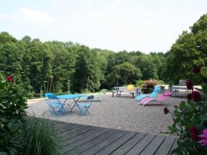 B&B / Chambres d'hotes Chambre Rubis: Elegance et Confort en Pleine Nature - FR-1-589-723 : photos des chambres