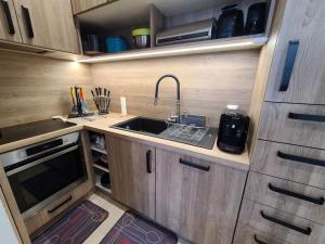 Appartements Appartement lumineux 4* pour 2 a Vittel, proche thermes, WiFi, parking gratuit - FR-1-589-745 : photos des chambres