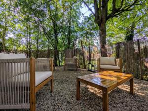 B&B / Chambres d'hotes Chambre Verte avec Jardin partage pres du Puy-en-Velay - FR-1-582-498 : photos des chambres