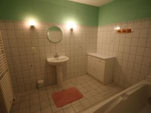Maisons de vacances Maison familiale avec cheminee, jardin et WiFi a Esley, Vosges - FR-1-589-743 : Maison de Vacances