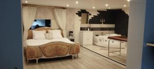 Love room avec spa privatif
