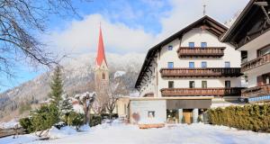 Historic Guesthouse BIRCHER B&B Apartments near Sterzing