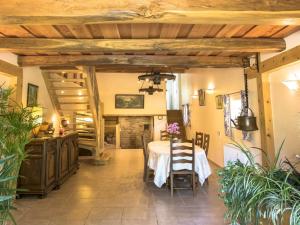 B&B / Chambres d'hotes Chambre Printaniere avec Parc et Activites en Nature - FR-1-589-722 : photos des chambres