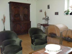 B&B / Chambres d'hotes Detente a Montigny : 4 Chambres, Terrasse, Jardin - FR-1-585-154 : photos des chambres