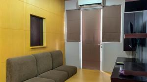 Comfort and Minimalist 2BR at Maple Park Sunter Apartment By Travelio