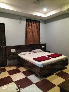 HOTEL SHRI PUSHPANJALI SHIRDI