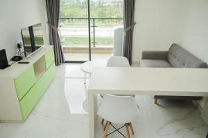 Fully Furnished with Modern Design 2BR at Sky House BSD Apartment By Travelio