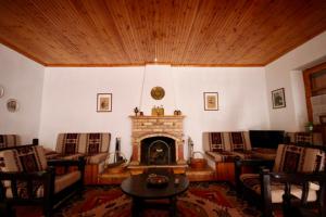 7hills Traditional Guesthouse By the Waterfall