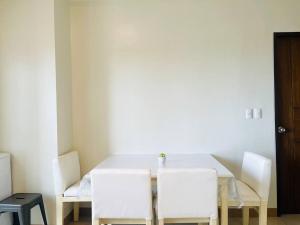 24 Modern 1-Bedroom Minimalist Sanctuary