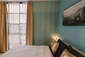 Otis at Midori, AS Fortuna, Cebu