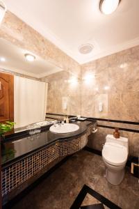 Phòng Deluxe giường đôi hoặc 2 giường Hướng phố (Deluxe Double Or Twin City View)