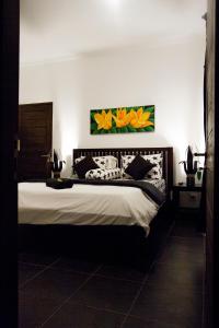 Black & White Cottages