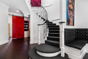 Colourwave Terrace - A Technicolor Poolside Stay