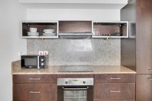 Marina Quays West, Dubai Marina - Mint Stay