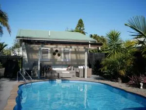 The Pool House Bed & Breakfast - Near Marine Parade Napier - 纳皮尔