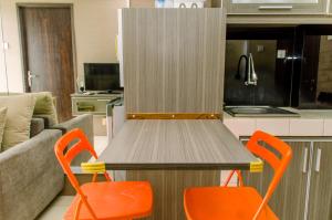Nice and Elegant 2BR at Serpong Greenview Apartment By Travelio
