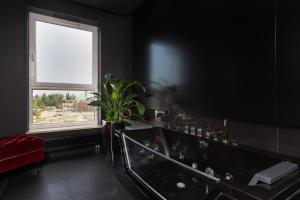 Wałowa Bastion Studio with Parking by Noclegi Renters