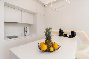 Wałowa Bastion Studio with Parking by Noclegi Renters