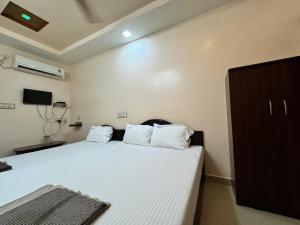 Sakthimurugan residency