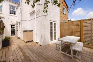 Charles Hope Salisbury Residence