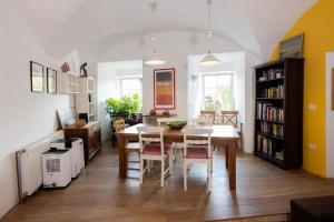 Hiša Linhart, Hotel & Restaurant 