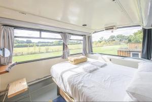 Dartmoor Reach Alpaca Farm Heated Cabins 5 mins drive to Dartmoor
