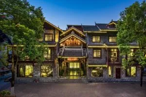 江岸星河酒店(凤凰古城虹桥店) - Niuyan