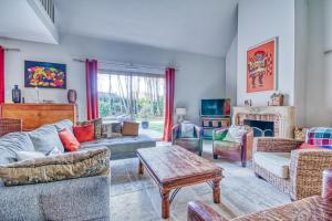 Maisons de vacances La Rocherie - Charmante maison avec piscine privee : photos des chambres