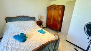 Appartements Rendez-vous avec les cigales - gite 6 personnes 100m2 - piscine privee - Climatisation : photos des chambres