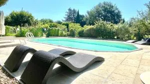 Rendez-vous avec les cigales - gîte 6 personnes 100m2 - piscine privée - Climatisation - Orgon