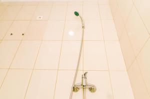 Comfortable and Spacious 3BR at Asatti Apartment By Travelio