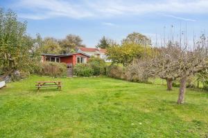 Cozy Summer House With View To The See And Nature