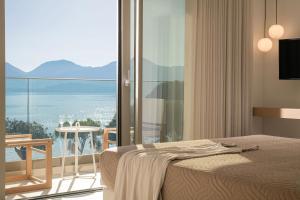 Beachfront Villa Edem Dedicated Beach Space - Heated Pool