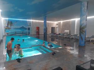 Juliana Platinum Brad